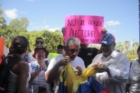 Protestan venezolanos contra elecciones en su país