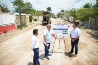 Renán supervisa obras en el  poniente de Mérida