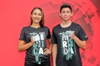 Presentan la medalla y playera del Marathon de Mérida