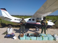 Asegura Sedena avioneta que transportaba droga y armas