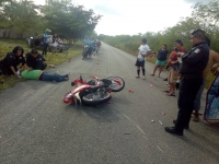 Choque de motos deja dos heridos