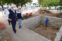 Renán Barrera supervisa obras en la Ricardo Flores Magón