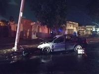 Conductor ebrio choca y abandona su unidad 