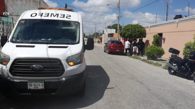 Cae pastor del techo de su casa y muere 