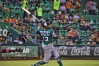 Leones vence a Piratas con lluvia de leñazos en el Kukulcán