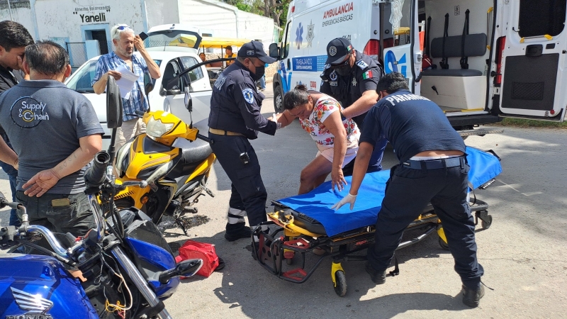 Mujer lesionada en siniestro vial