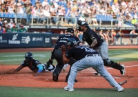 Leones tropieza en el primer juego de la Serie del Rey