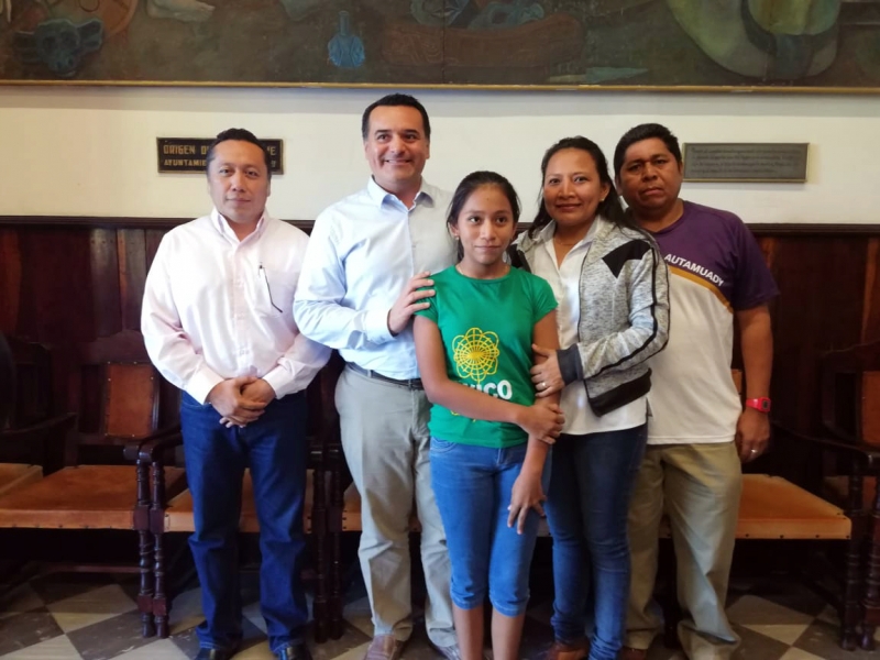Alcalde propone a Cabildo premiar a niña genio de Molas