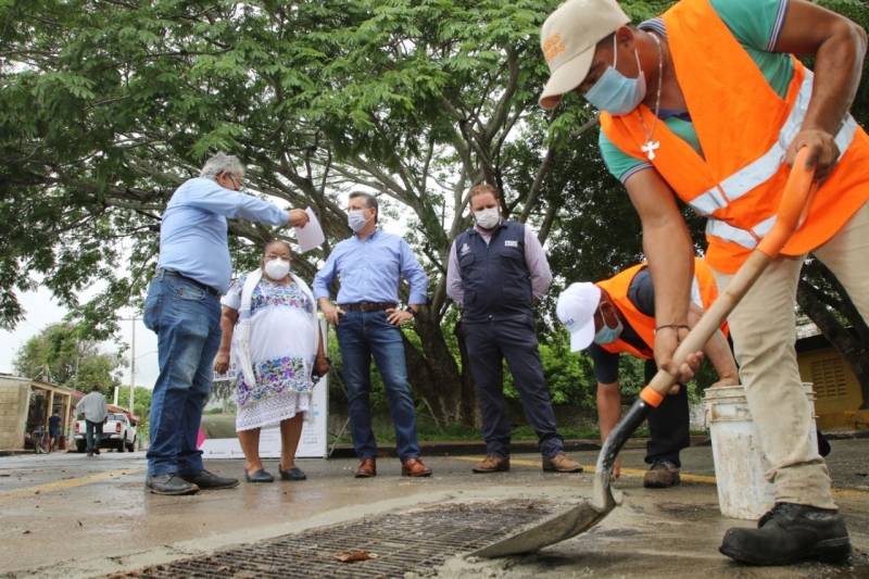 Continúa Comuna meridana rehabilitación en calles de comisarías