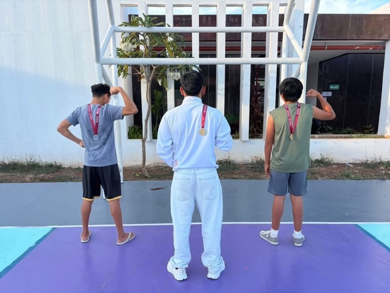 Jóvenes de Casa Otoch destacan en selectivo estatal de pesas