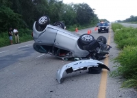 Vuelca en la carretera Mérida-Motul