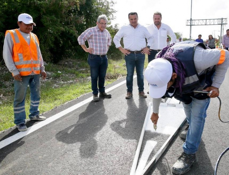Alcalde supervisa los trabajos de modernización del camino rural que conecta Caucel y Cheumán