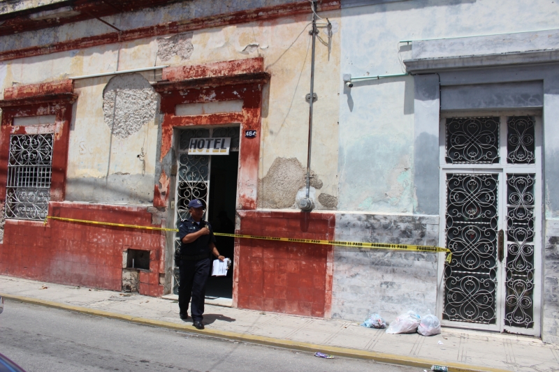 Muere en el interior de una habitación de un hotel