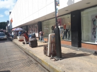 Retira Ayuntamiento ambulantes de calles del Centro Histórico