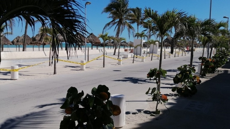 Malecón de Progreso, desierto tras su cierre