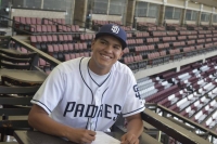 San Diego Padres firma a novato melenudo