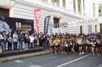 Miles participan en la tradicional carrera de la UADY