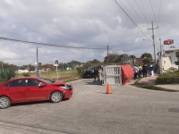 Por no respetar señal de alto provoca volcadura en El Porvenir