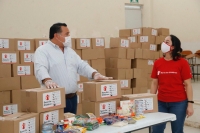 Entregan cerca de 7 mil paquetes alimentarios en Mérida