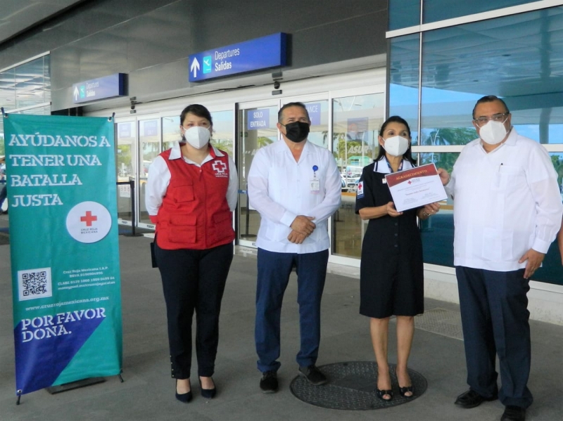 Grupo ASUR entrega donativo a la Cruz Roja