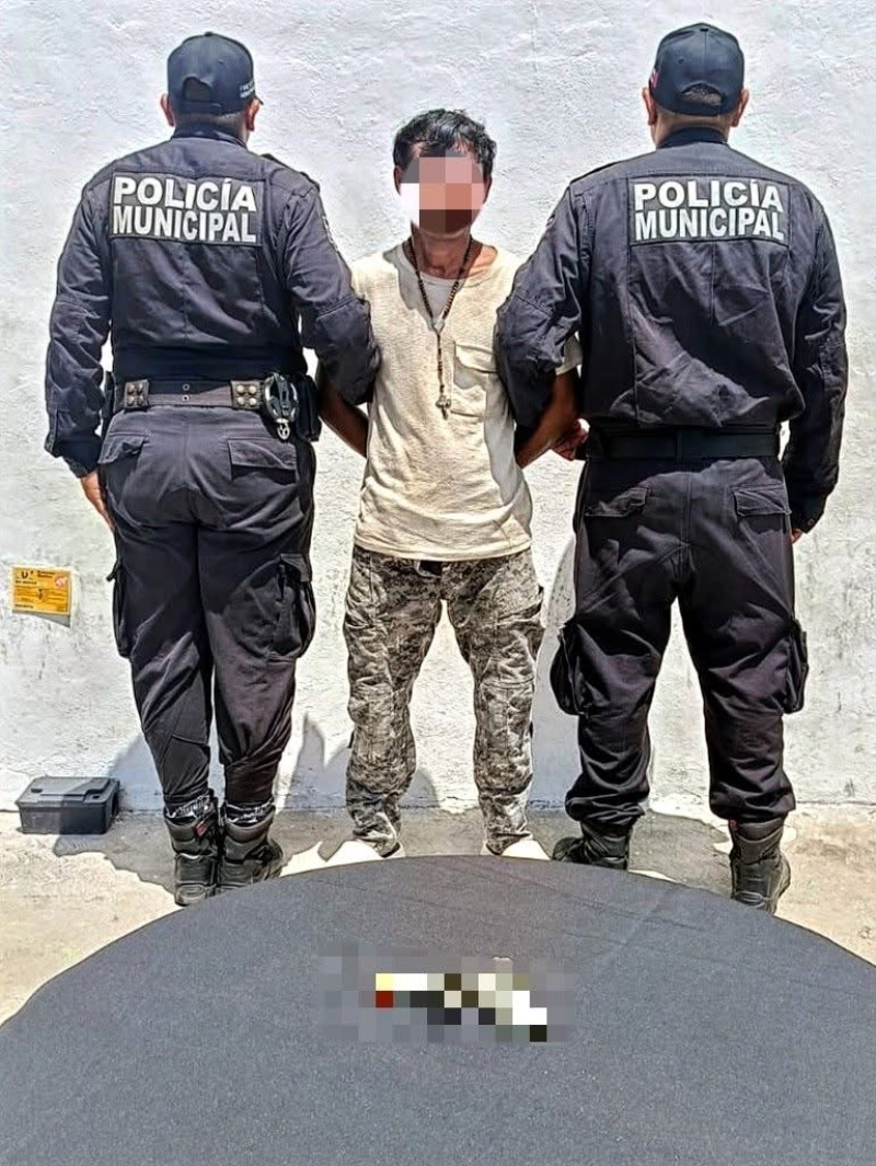 Arrestan a sujeto con arman de fuego falsa