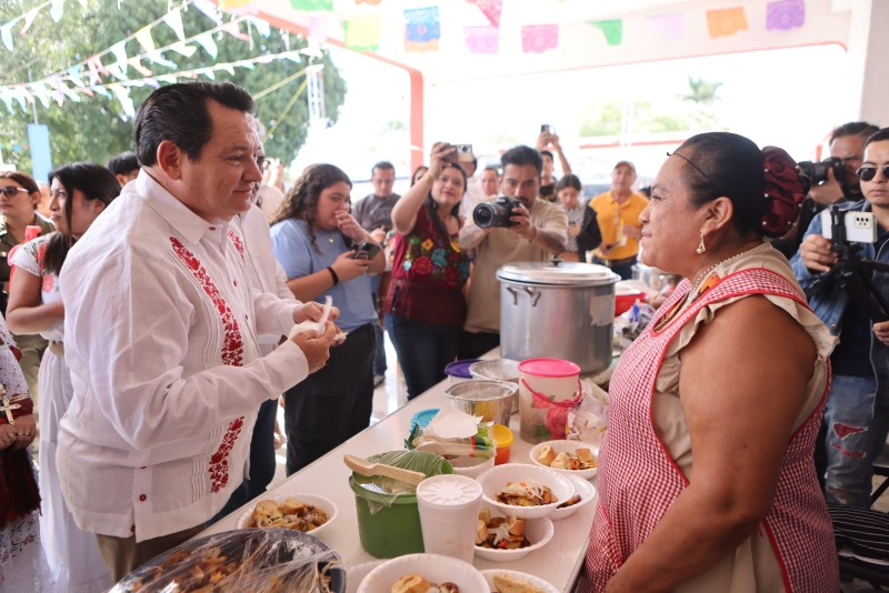 Asiste "Huacho" a la Feria Gastronómica de Cansahcab