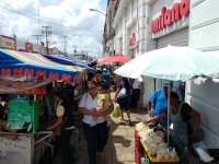Crónica: Ambulantes piden ser integrados a la zona de mercados