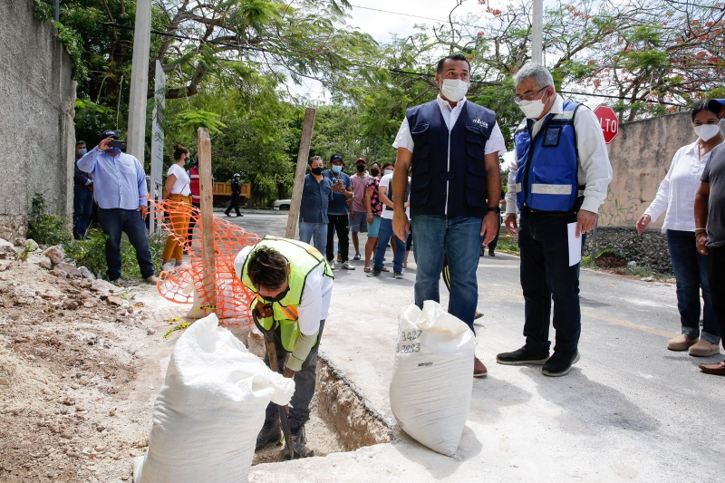 Alcalde supervisa obras en Xmatkuil