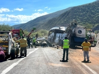 Mueren 18 migrantes en siniestro vial