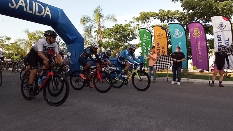Cozumeleño gana categoría élite de Carrera Ciclista "Enrique Burgos Luna"