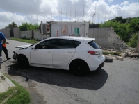 Choque deja daños materiales en predio de El Porvenir 