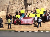 Campesinos protestan en el Monumento a la Patria