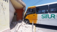 Camionero no respeta alto y ocasiona siniestro vial