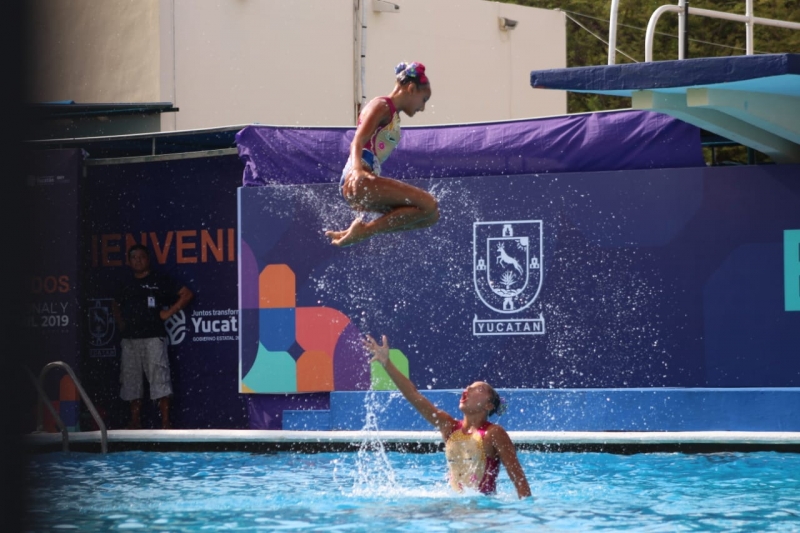 Equipo yucateco de natación artística suma tres oros y una plata