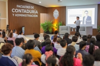 Inspiran a jóvenes yucatecos a buscar oportunidades en otros países