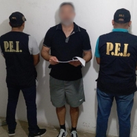 Detienen a presunto ladrón de vehículo