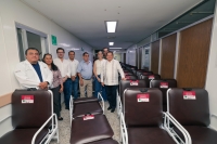Entregan sillas cama en el Hospital O'Horán