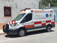 Ambulancia choca en el centro de Mérida