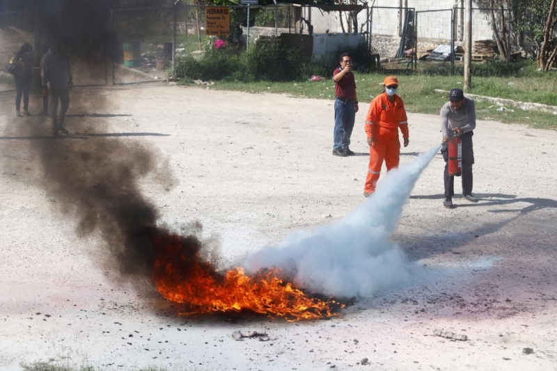 Capacitan a empleados de la Comuna para prevenir incendios