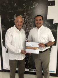 Renán Barrera se reúne con el rector de la UADY