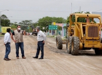 Renán Barrera supervisa obras en la colonia El Porvenir