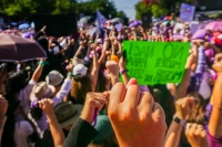 Proponen que Día de la Mujer sea de descanso obligatorio