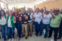 Mototaxistas del oriente dan su apoyo a Huacho Díaz Mena