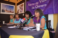 Ni cuotas ni cuates en gabinete, piden feministas a Vila