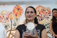 Directora de la Filey recibe medalla “Beatriz Rodríguez Guillermo”