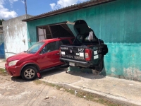 Policía se mete a predio con todo y patrulla