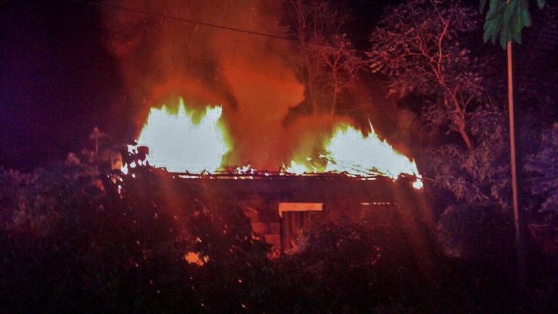 Arde vivienda en Peto