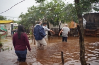 Ramírez Marín se suma a tareas de ayuda a damnificados