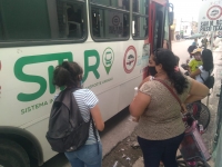 Urge reubicar paraderos de autobuses para disminuir contagios: MC