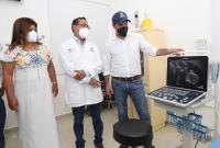 Vila Dosal inaugura consultorio del programa Médico 24/7 en Xcalacoop